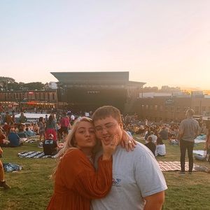 Meet your Posher, Max